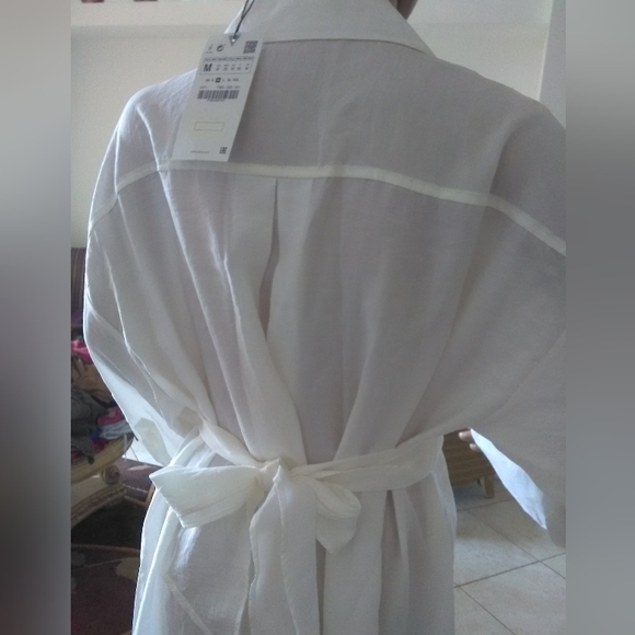 BNWT ZARA WHITE MAXI DRESS SZ. MED UNIQUE DRESS W/ BELT HIGH SLITS BEAUTY - Picture 4 of 14